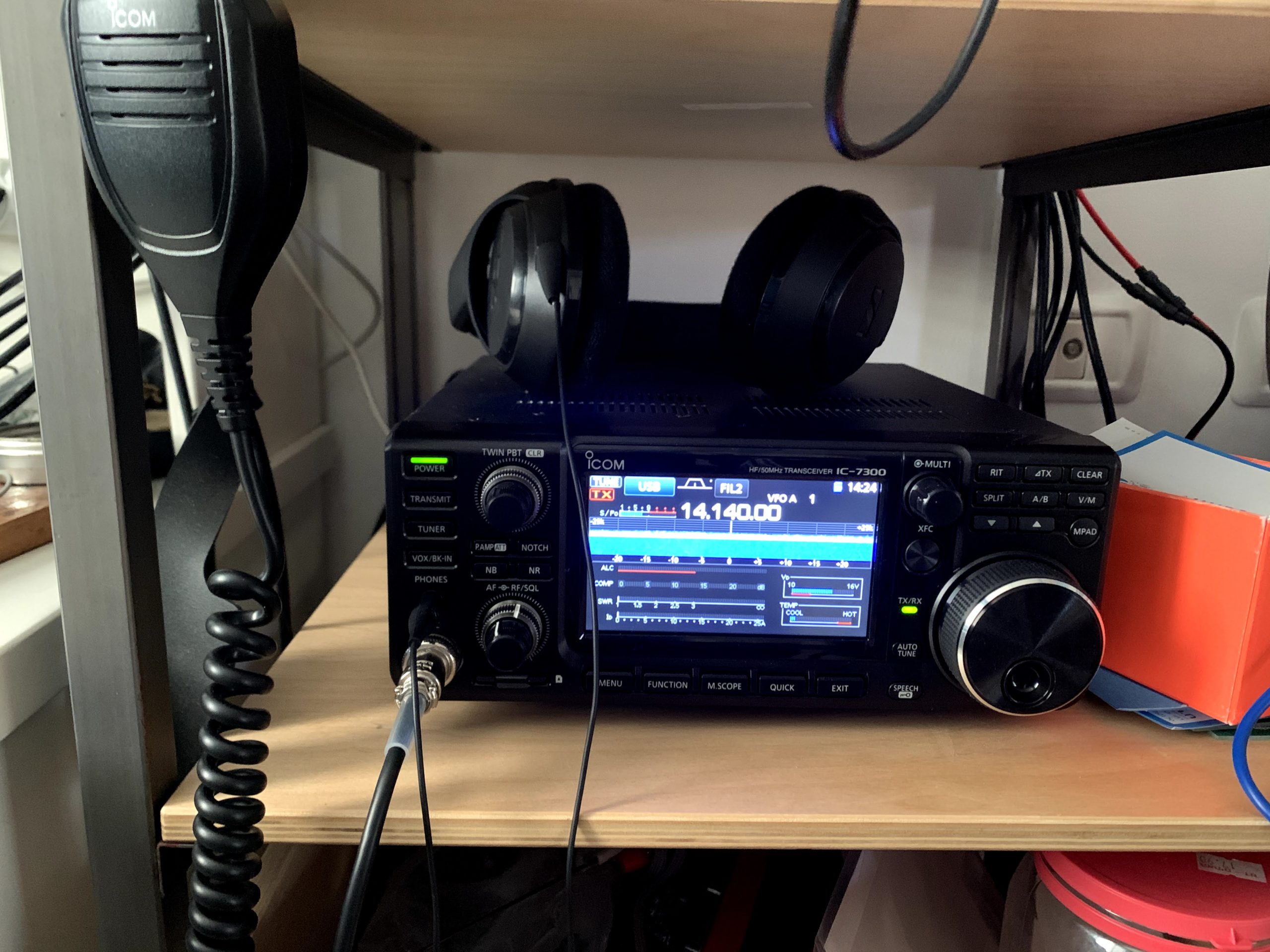 IC-7300